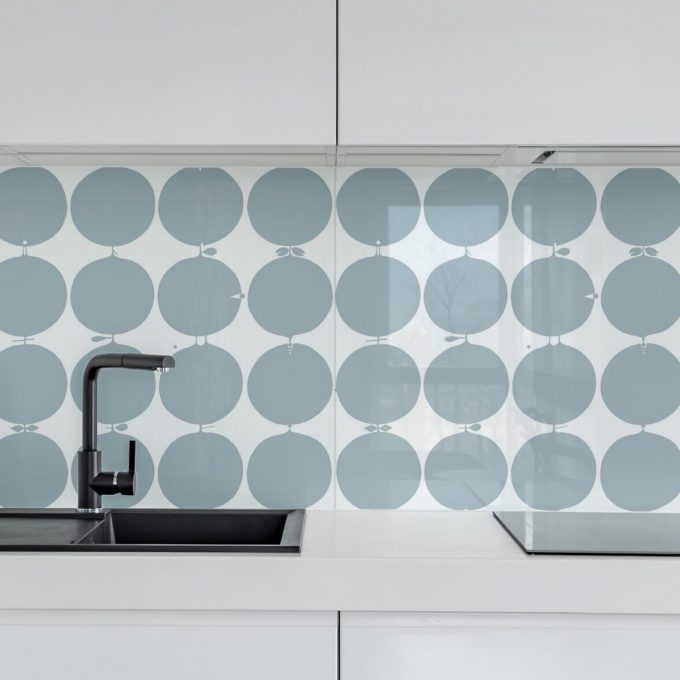Inspiration kök glaskakel Stig Lindberg Tallyho blå fotokakel kakel konstkakel designkakel köksinredning